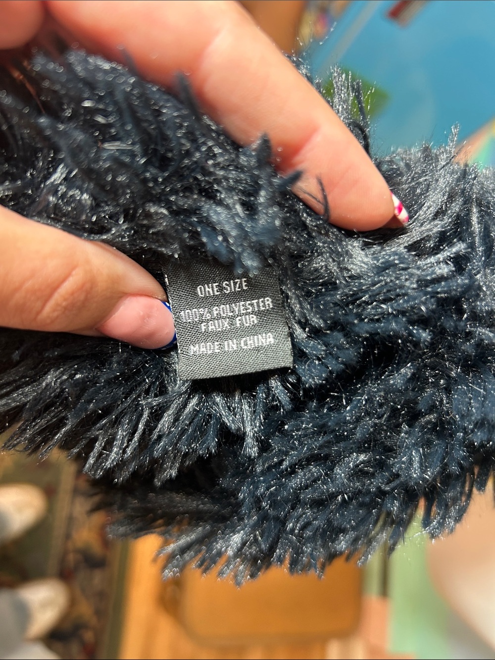 Black Fuzzy Faux Fur Elastic swirl Scarf - Picture 5 of 6